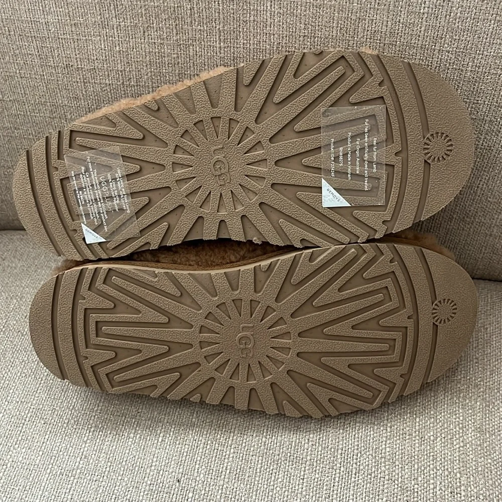 NEW UGG Kids Tazz Maxi Curly Genuine Shearling Slipper Size 5